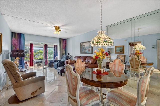 2901 NW 46th Ave 306, Lauderdale Lakes, FL 33313