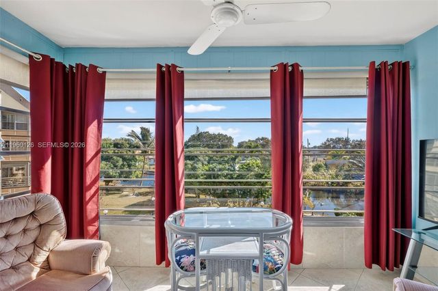 2901 NW 46th Ave 306, Lauderdale Lakes, FL 33313