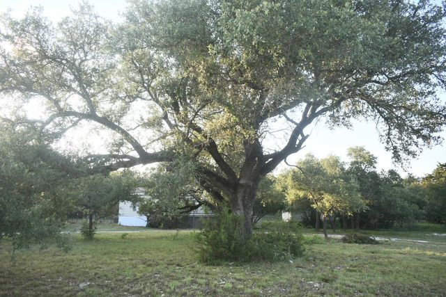 1800 Thousand Oaks TRL, Liberty Hill, TX 78642