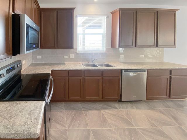 152 Josey Wales DR, Jarrell, TX 76537