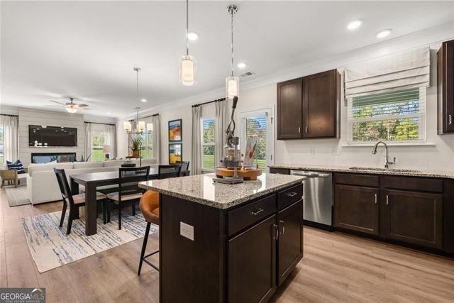 100 Meadowview Court, Carrollton, GA 30117
