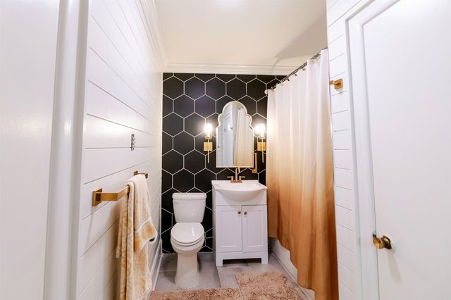 2106 Hwy 182, Raceland, LA 70394