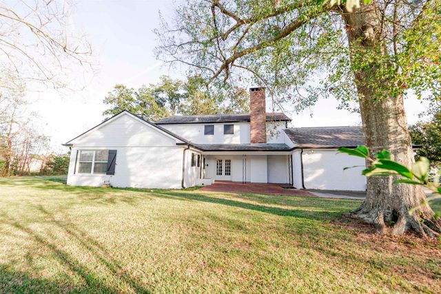 2106 Hwy 182, Raceland, LA 70394