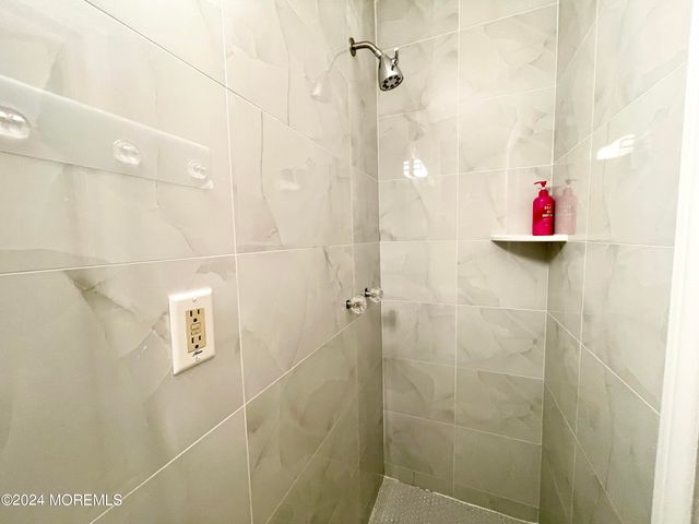 254 Lawrence Avenue, Oakhurst, NJ 07755