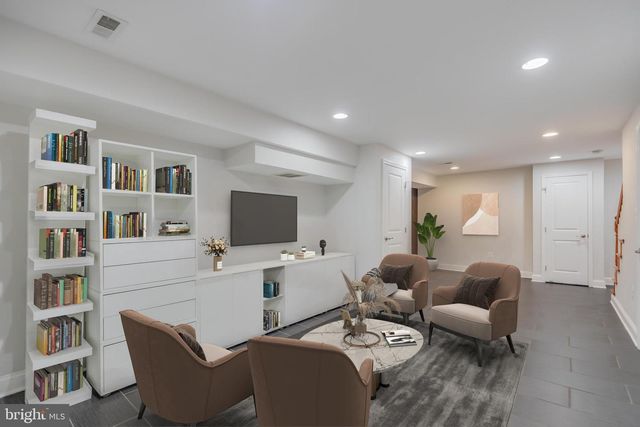 2224 16TH ST NE, Washington, DC 20018