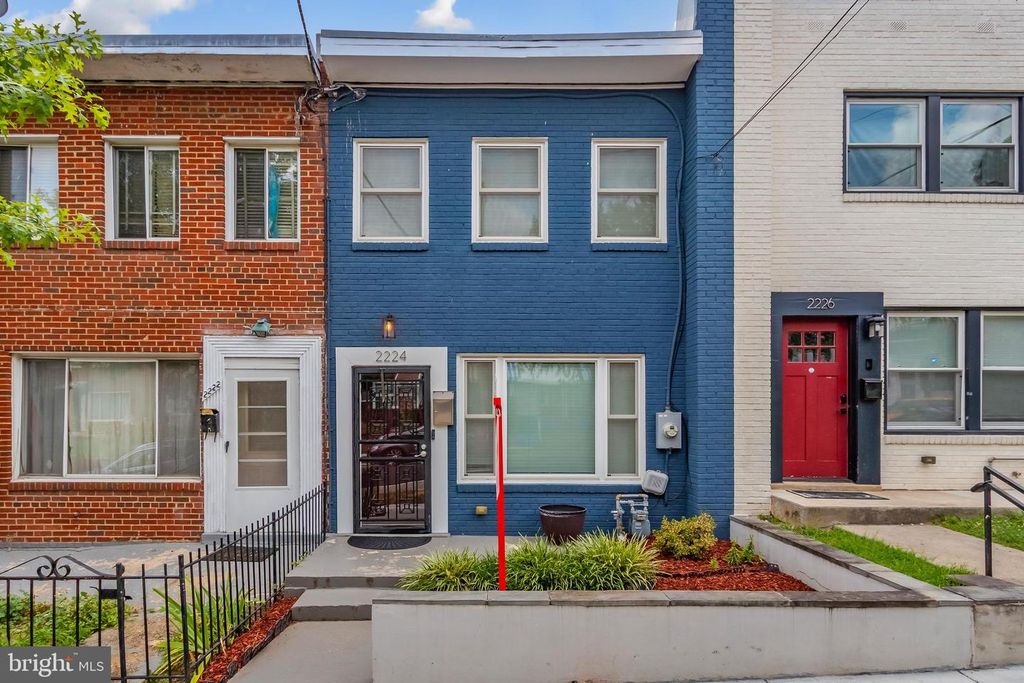 2224 16TH ST NE, Washington, DC 20018