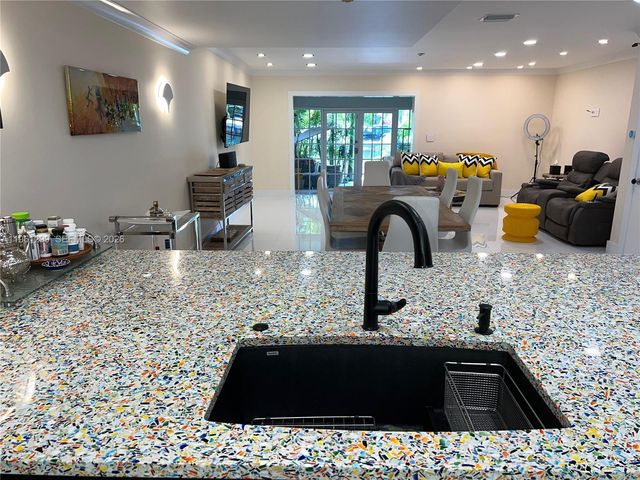 3756 NE 167th St 44, North Miami Beach, FL 33160