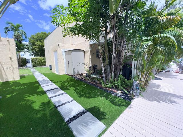 3756 NE 167th St 44, North Miami Beach, FL 33160