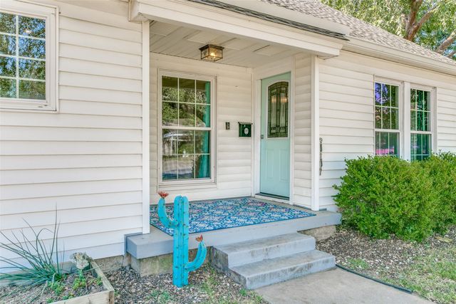 2528 Yucca Avenue, Fort Worth, TX 76111