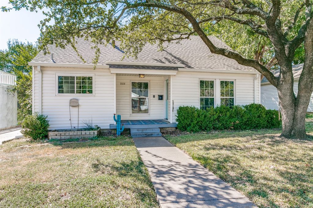 2528 Yucca Avenue, Fort Worth, TX 76111