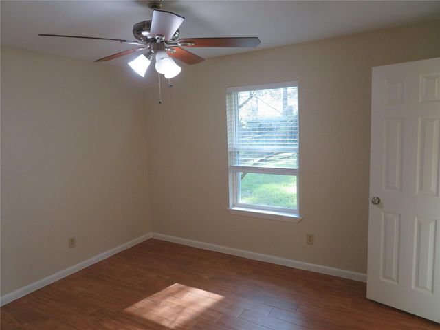 109 Laurie Lane, Willis, TX 77378