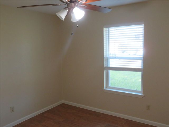 109 Laurie Lane, Willis, TX 77378