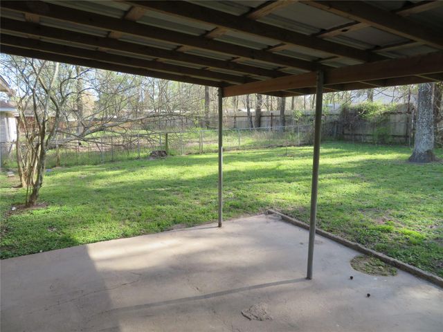 109 Laurie Lane, Willis, TX 77378