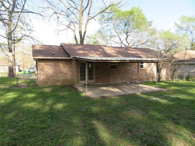 109 Laurie Lane, Willis, TX 77378