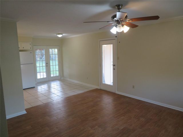 109 Laurie Lane, Willis, TX 77378