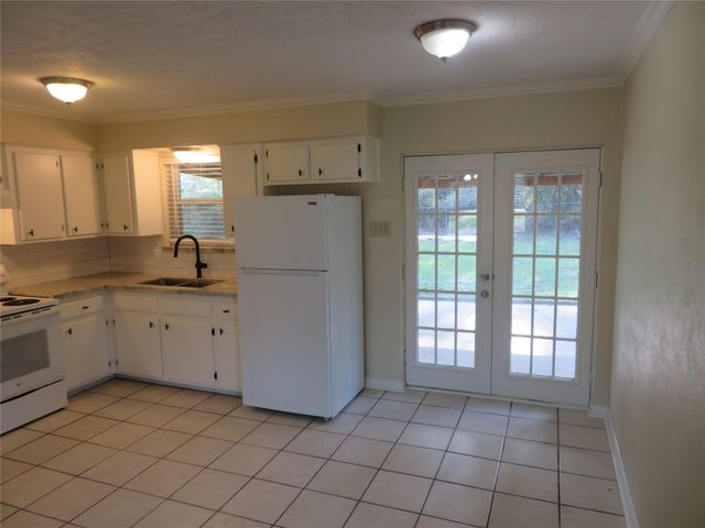 109 Laurie Lane, Willis, TX 77378