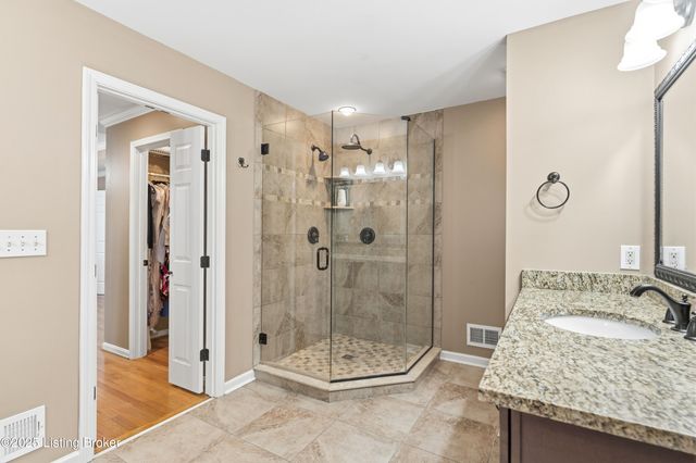 7015 Catalpa Springs Dr, Louisville, KY 40228