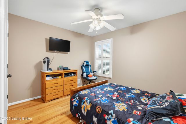 7015 Catalpa Springs Dr, Louisville, KY 40228