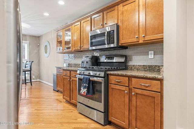 7015 Catalpa Springs Dr, Louisville, KY 40228