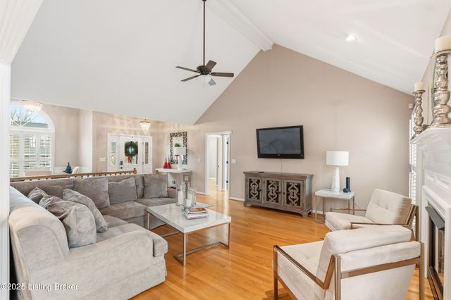 7015 Catalpa Springs Dr, Louisville, KY 40228