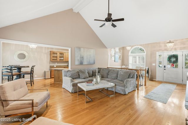 7015 Catalpa Springs Dr, Louisville, KY 40228