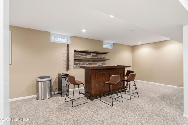 7015 Catalpa Springs Dr, Louisville, KY 40228