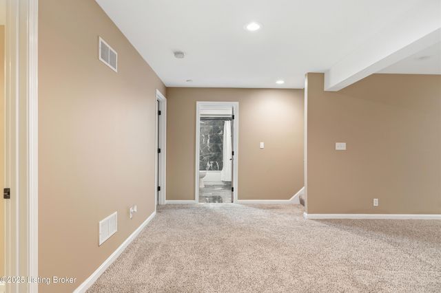 7015 Catalpa Springs Dr, Louisville, KY 40228