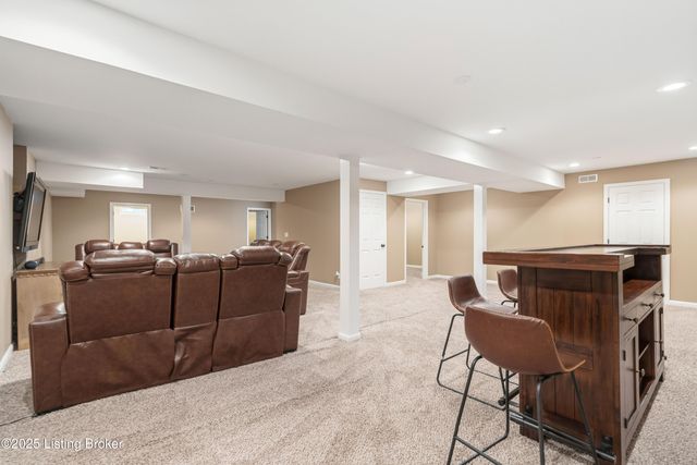 7015 Catalpa Springs Dr, Louisville, KY 40228