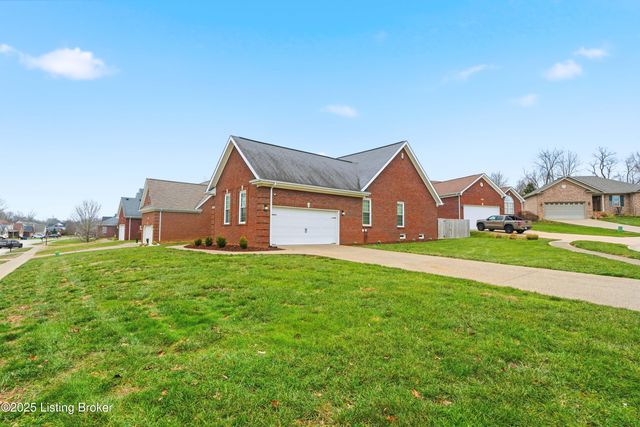 7015 Catalpa Springs Dr, Louisville, KY 40228