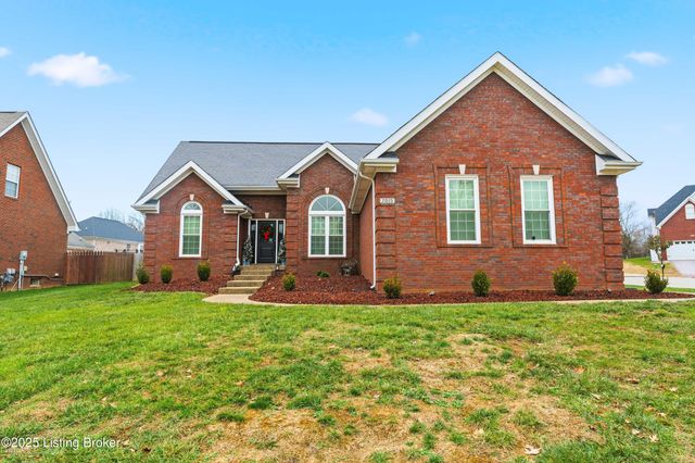 7015 Catalpa Springs Dr, Louisville, KY 40228