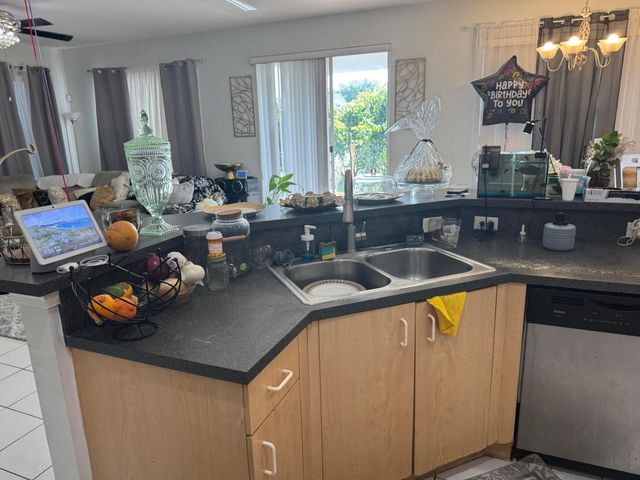 1011 Salmon Isle, Greenacres, FL 33413
