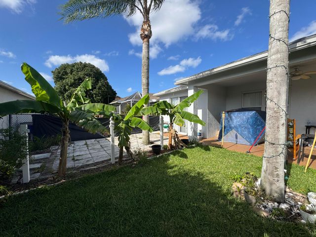 1011 Salmon Isle, Greenacres, FL 33413