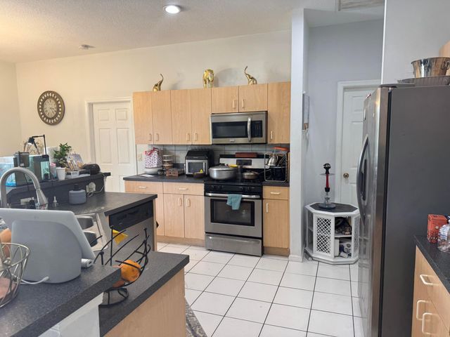1011 Salmon Isle, Greenacres, FL 33413