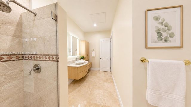 5751 SW 59th PL 5751, South Miami, FL 33143
