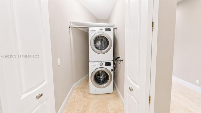 5751 SW 59th PL 5751, South Miami, FL 33143