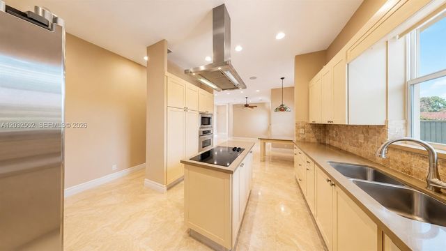 5751 SW 59th PL 5751, South Miami, FL 33143