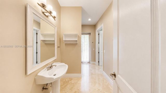 5751 SW 59th PL 5751, South Miami, FL 33143