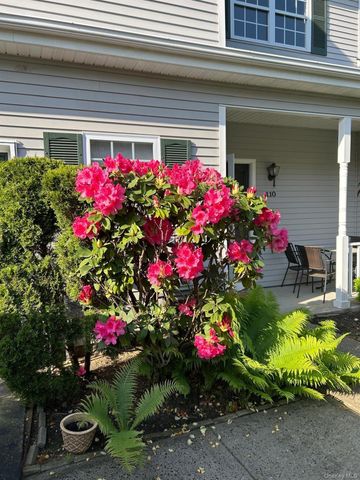 110 Willow Wood Drive, Oakdale, NY 11769