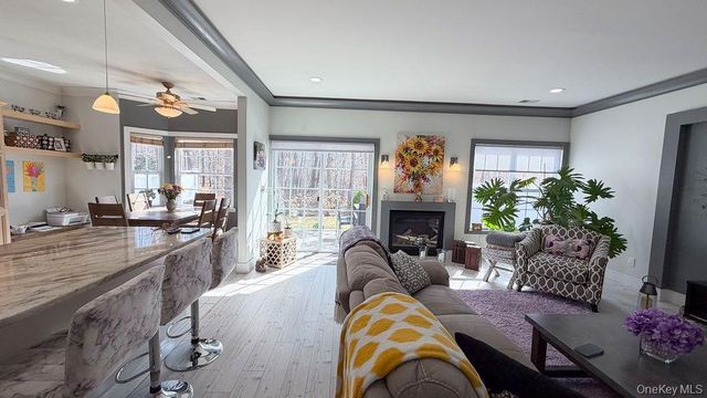 110 Willow Wood Drive, Oakdale, NY 11769