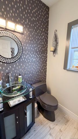 110 Willow Wood Drive, Oakdale, NY 11769