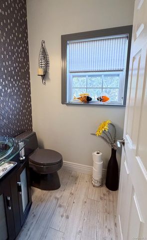 110 Willow Wood Drive, Oakdale, NY 11769