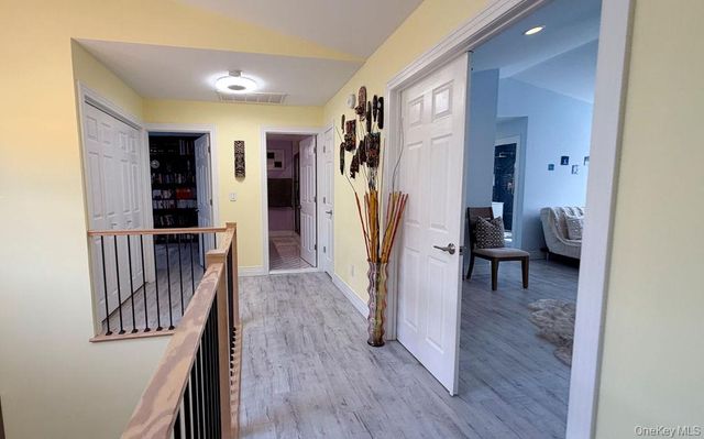 110 Willow Wood Drive, Oakdale, NY 11769