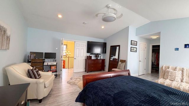 110 Willow Wood Drive, Oakdale, NY 11769