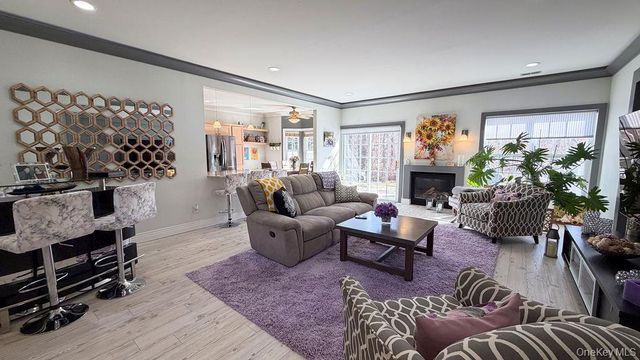 110 Willow Wood Drive, Oakdale, NY 11769