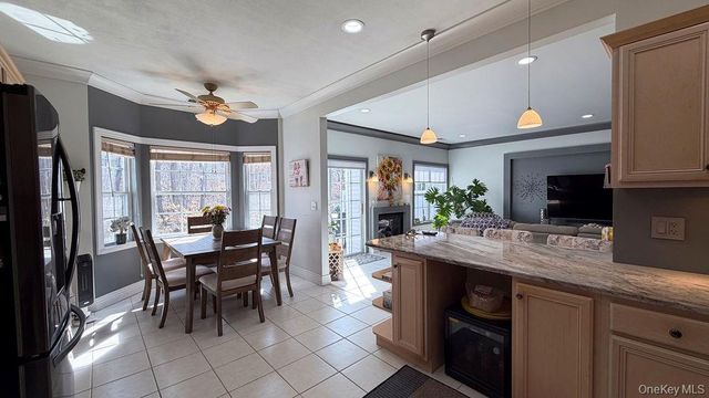 110 Willow Wood Drive, Oakdale, NY 11769