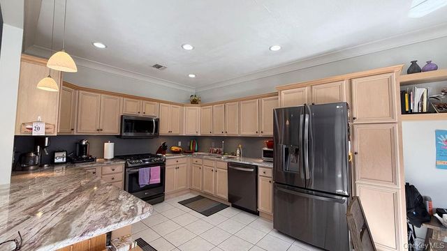 110 Willow Wood Drive, Oakdale, NY 11769