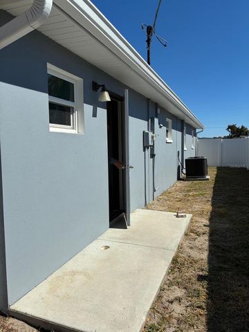 1409 WISHING WELL WAY, Tampa, FL 33619