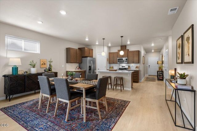 3281 Broken Top Way, Medford, OR 97504