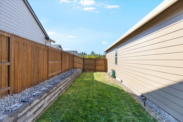 3281 Broken Top Way, Medford, OR 97504