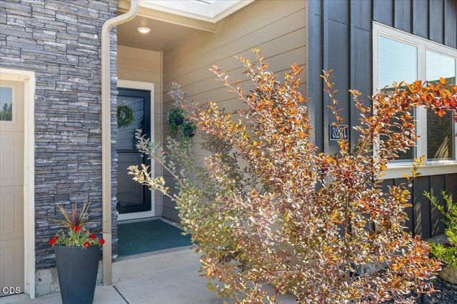 3281 Broken Top Way, Medford, OR 97504